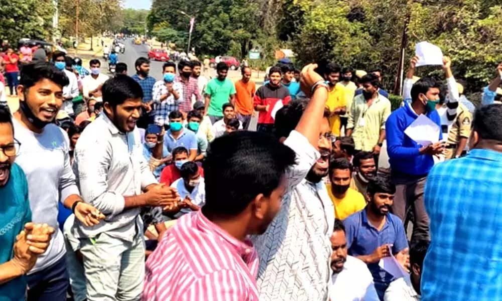 Tension mounts in Osmania University as students unions protest