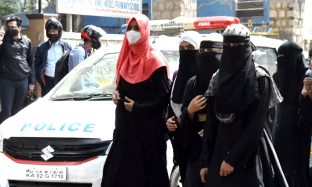 Hijab row: High Court directs Karnataka govt not to violate interim order