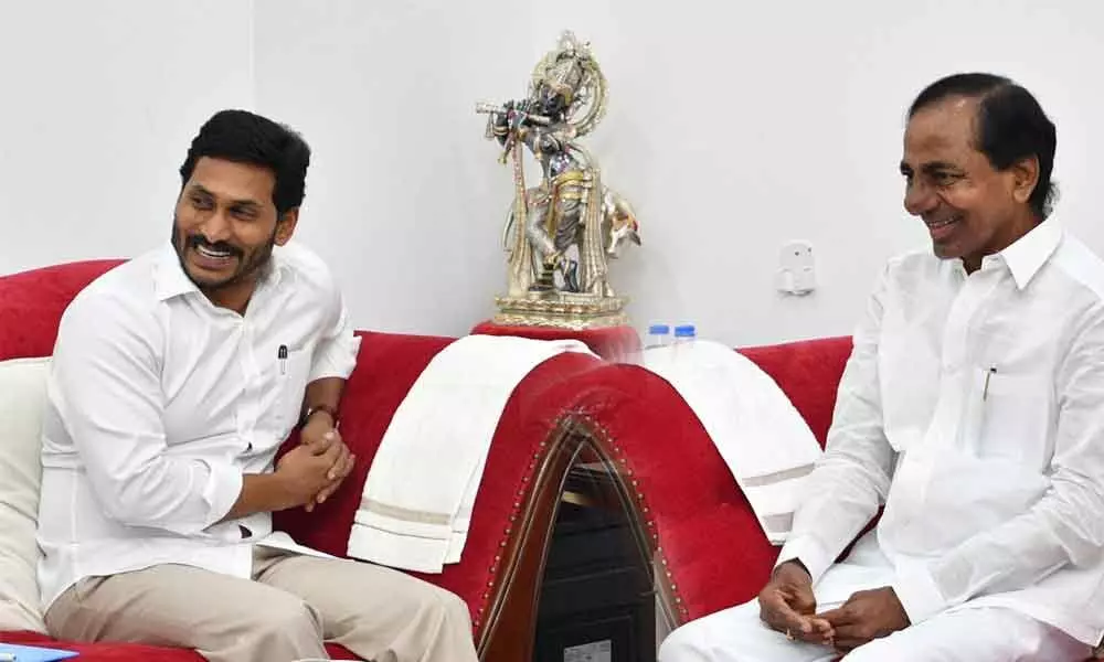Will KCR invite Jagan, Babu to join Front?