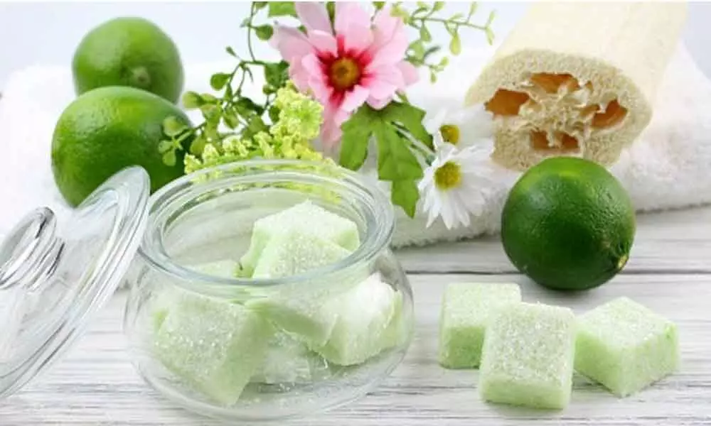 Lime essential oil has astringent, antibacterial and antioxidant properties, which can help control acne and make your skin look toned and beautiful