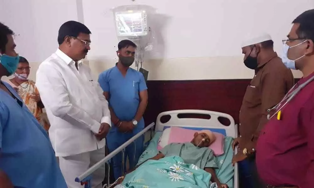 Agriculture Minister Singireddy Niranjan Reddy visiting  an accident victim undergoing treatment at a hospital in Secunderabad  on  Tuesday