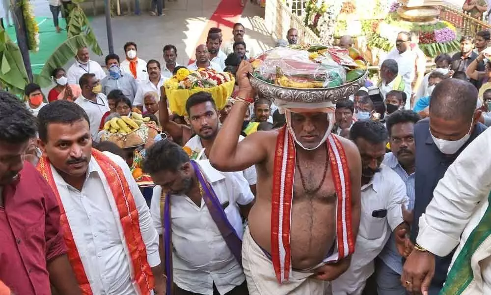 Tirupati: Kalyana Venkanna blesses devout on Garuda Vahanam