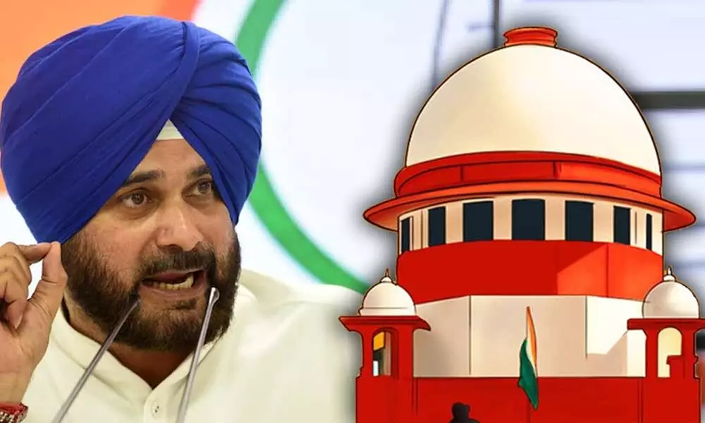 1988 case: Supreme Court asks Navjot Singh Sidhu to respond to application within 2 weeks