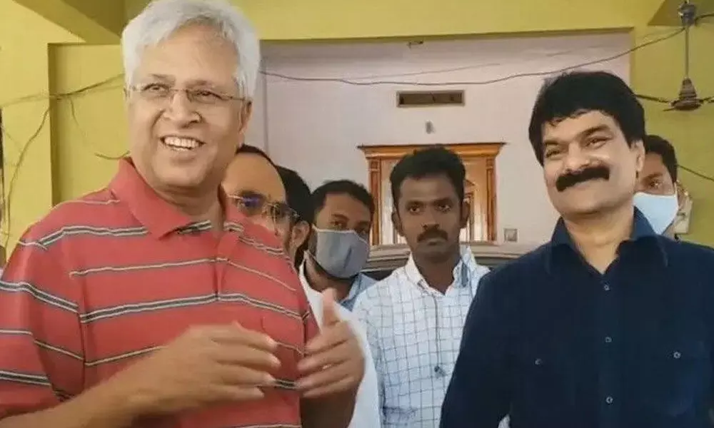 Evangelist Brother Anil Kumar with former MP Vundavalli Arun Kumar at the latter’s residence in Rajamahendravaram on Friday