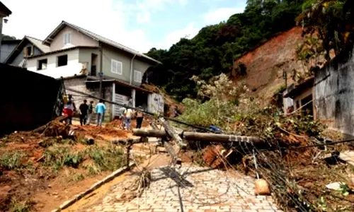 3 people killed in Colombia landslide