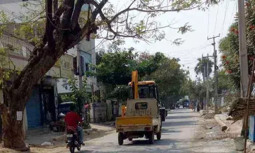 New Bolarum residents vexed over GHMC laxity, stage protest