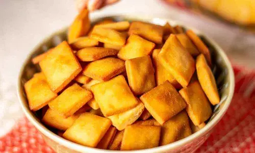 The above snack is a traditional snack, which can be easily prepared at home.