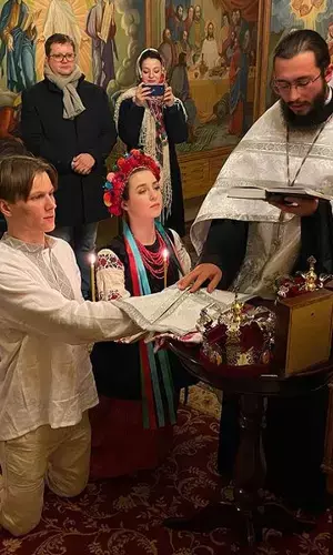 Young Ukrainians Marry And Join The Army The Next Day To Fight Russian Invaders