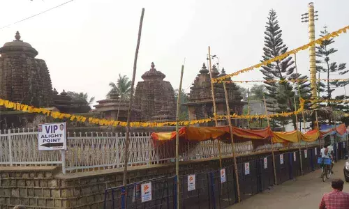 Srikakulam: Temples decked up for Maha Sivaratri