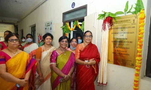 SPMVV V-C Prof D Jamuna inaugurating AR & IoT laboratory in Tirupati on Monday. Coordinator of DST-CURIE-AI centre Prof S Jyothi and others are also seen.