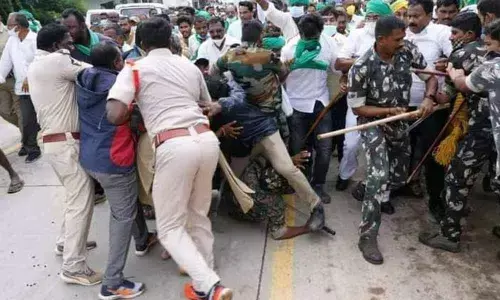 Police dispersing the MJSS leaders and activists to foil bandh in Madanapalli on Monday.