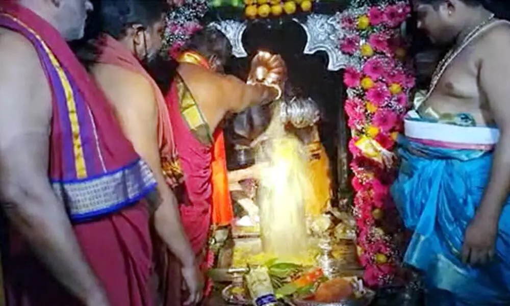 Shiva temples in Hyderabad witness large crowd on Maha Shivaratri