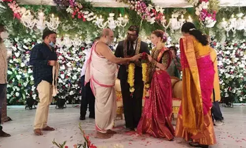 Hyderabad man ties knot with Ukrainian girl amid crisis