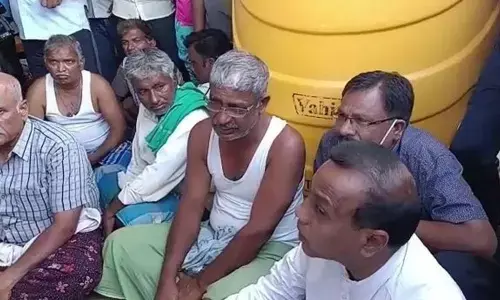 If you don’t bring back our sons from Ukraine, we will kill ourselves