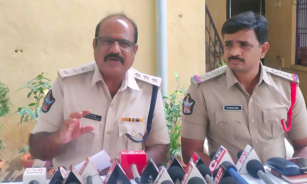 Nellore City DSP Y Harinath Reddy giving details of the case to the media in Nellore on Wednesday