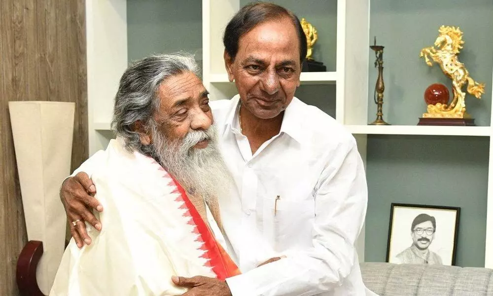 Chief Minister K Chandrashekar Rao greeting JMM leader Shibu Soren in Ranchi on Friday