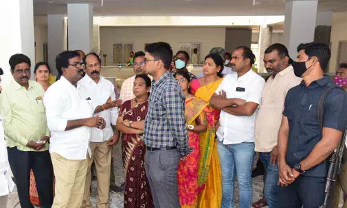 Khammam: Minister Ajay inspects municipal building works