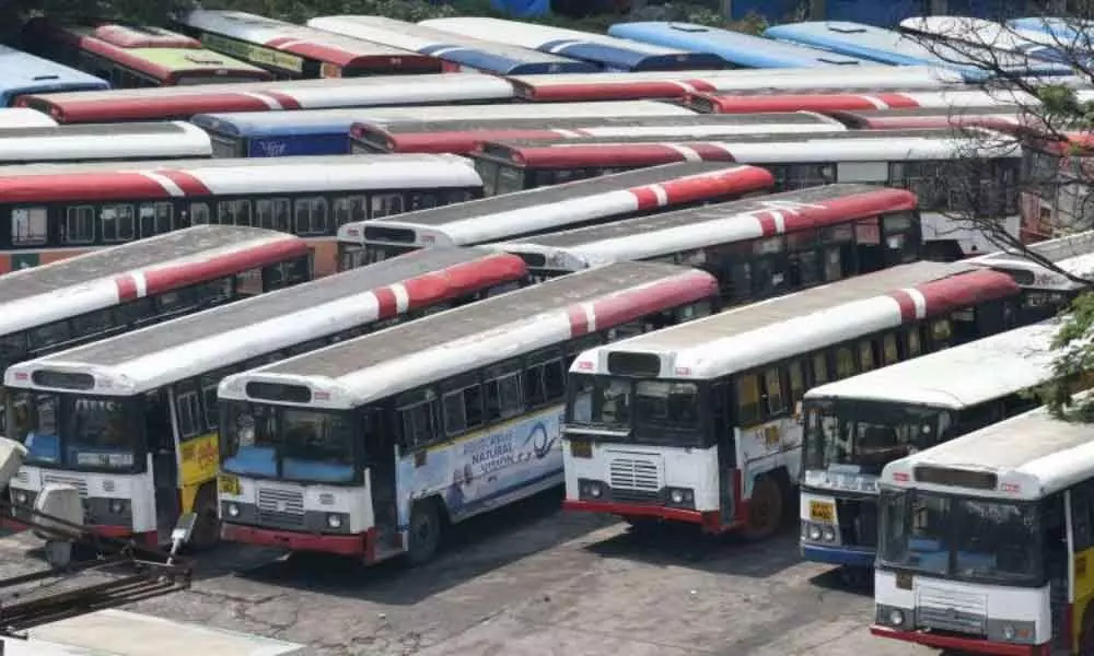 TSRTC to provide snacks for passengers in greater Hyderabad zone