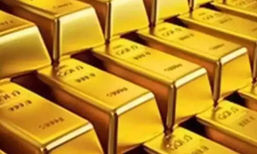 Ukraine crisis keeps gold high