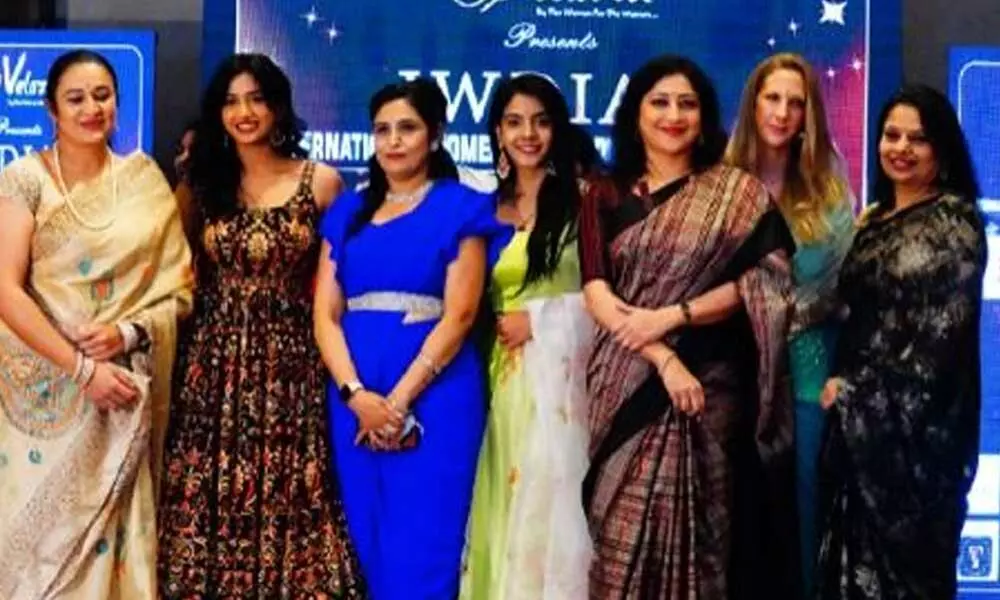 Red Carpet Award ceremony lauds achievements of women