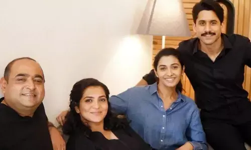 Naga Chaitanya looked all handsome posing with his ‘Dootha’ team!