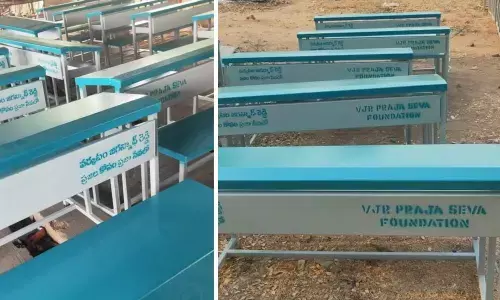 VJR Prajaseva Foundation members, school staff and others were present.