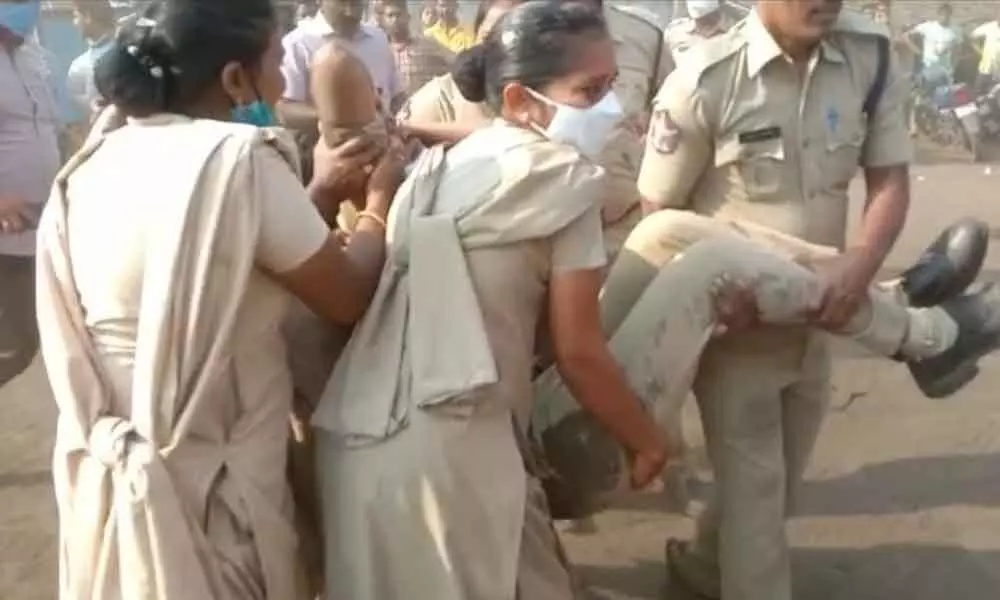 Vizianagaram: Maithan plant workers dharna turns violent