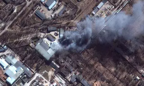 Russian strikes hit western Ukraine far from main offensive