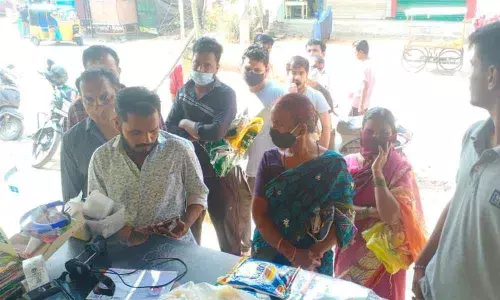 Technical snags at FPS hit ration buyers in city