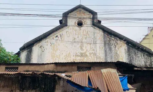 Deccan Button Factory fades into oblivion