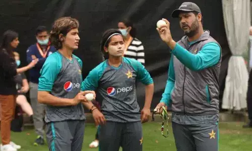 Pakistan, Bangladesh keen to get first points on table