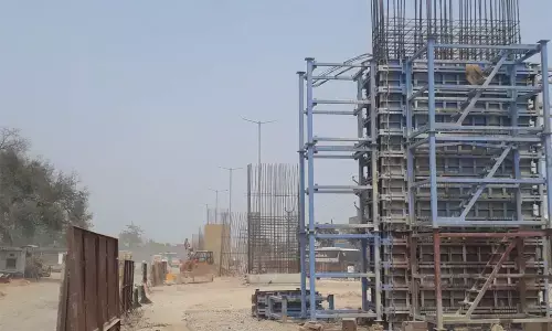 Aramghar-Zoo Park bridge works set to miss deadline