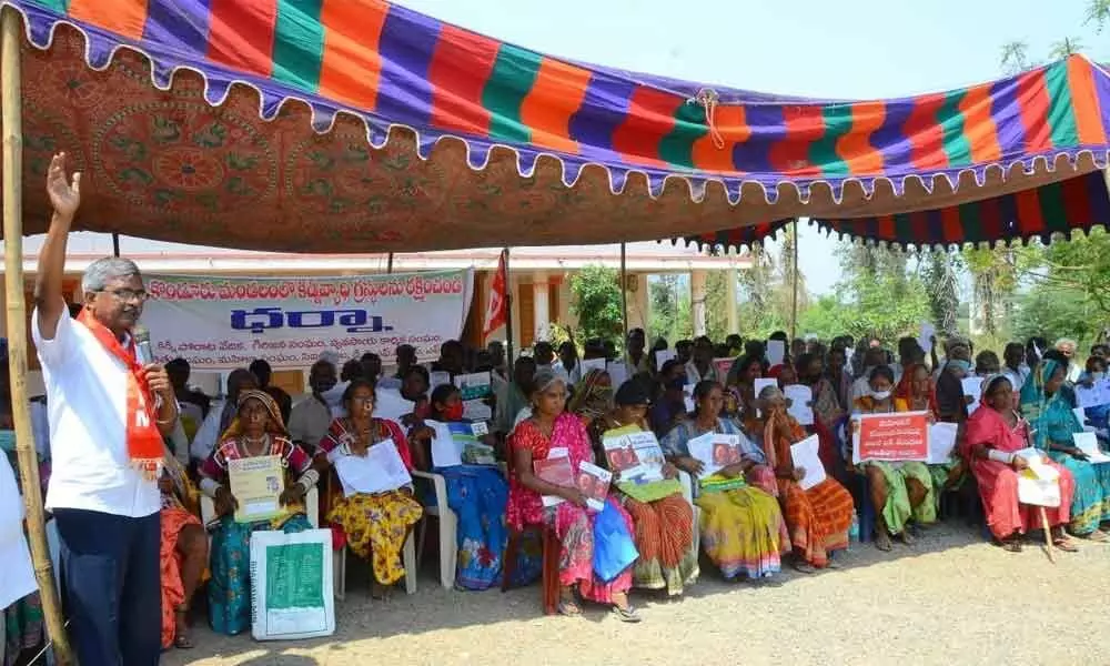 Victims of kidney ailments staging a protest at Mandal Revenue Office in A Konduru on Monday