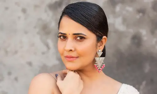 Anasuya Bharadwaj Biography : Family, Movielist, Age, Education