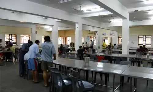 Osmania University hostellers complain about poor quality food