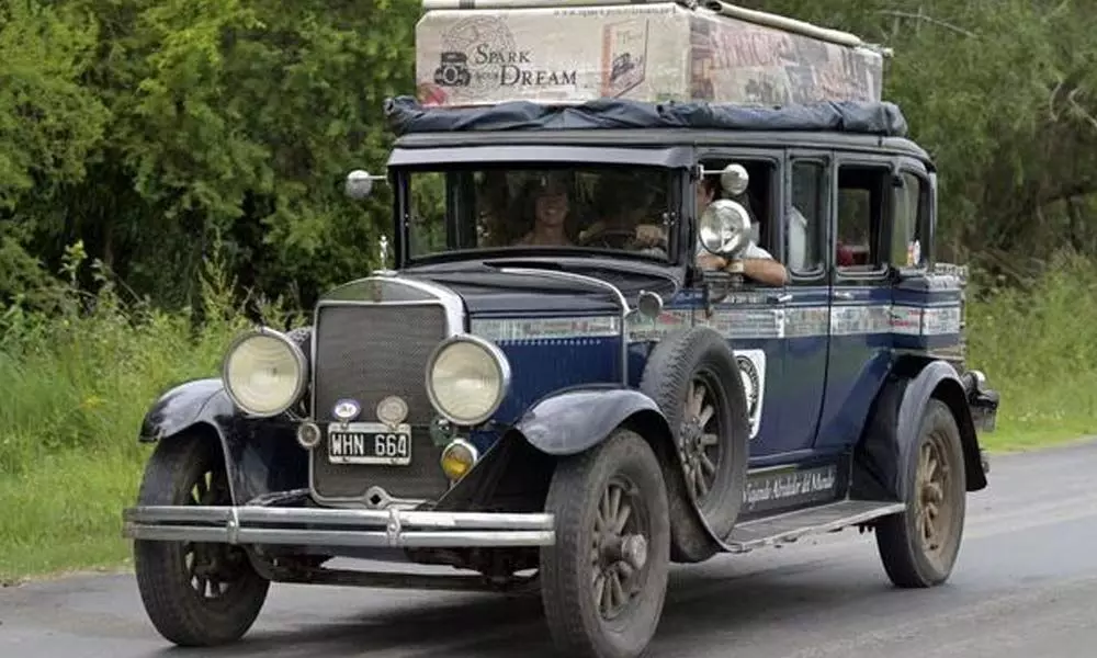Zapp Family Travel 22 years in 90-year-old car, visits 102 nations