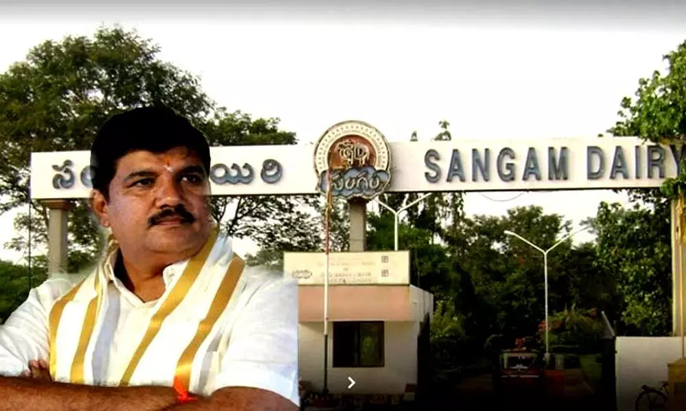 Dhulipalla Narendra decides to quit Sangam Dairy responsibilities