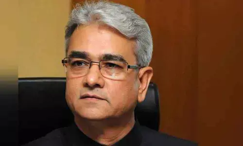 CBI names ex-def secy, 4 IAF officers