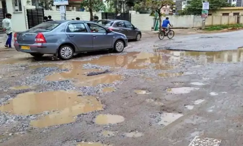 CAG report says Bengaluru roads extremely dangerous