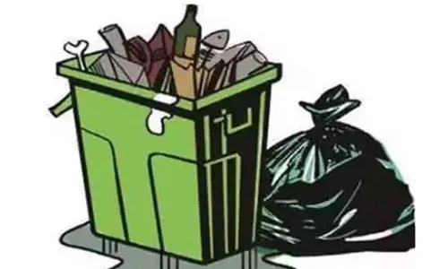Vijayawada: Dumping garbage before shops for non-payment of user charges flayed