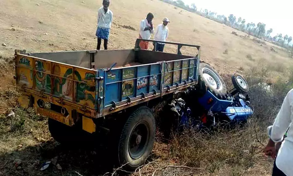 3 killed after tractor turns turtle in Yadadri