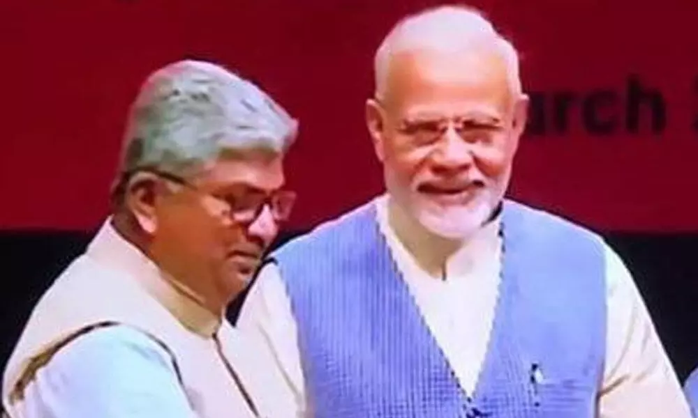 Ex-MP Rapolu Ananda Bhaskar thanks PM Narendra Modi for weavers welfare