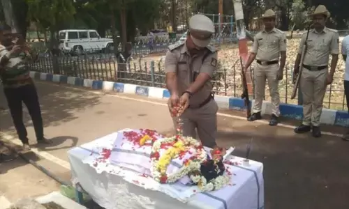 Police bid tearful adieu to ‘detective’ Reva