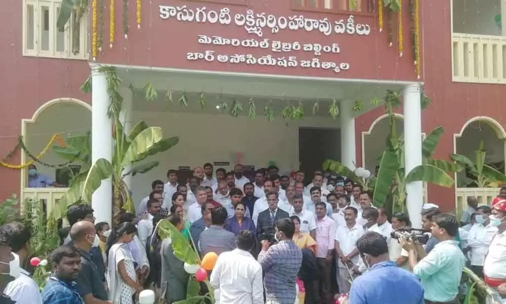 Justices R Naveen Rao and Justice Shameem Akther inaugurated a Library Building and fast-track court at Jagtial district court virtually on Saturday
