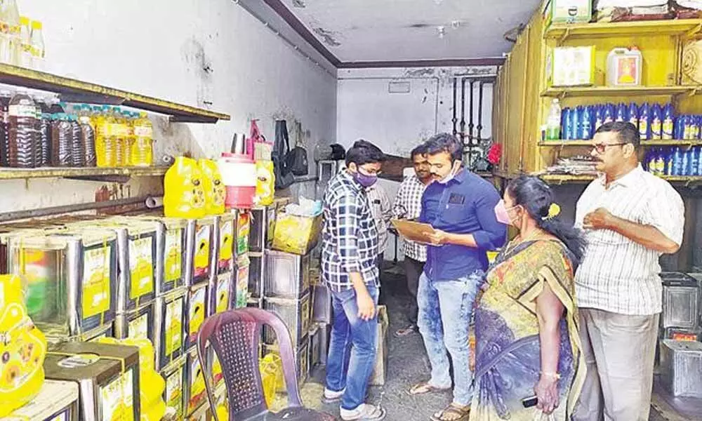 Vigilance dept. warns action if cooking oil prices are raised