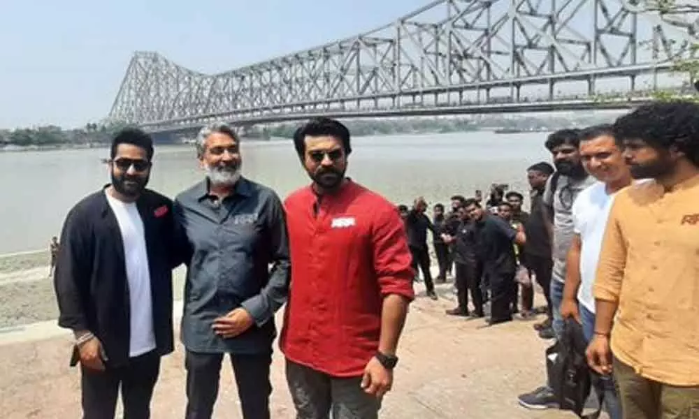 RRR Team Promote Their Movie On Kolkatas Popular Howrah Bridge