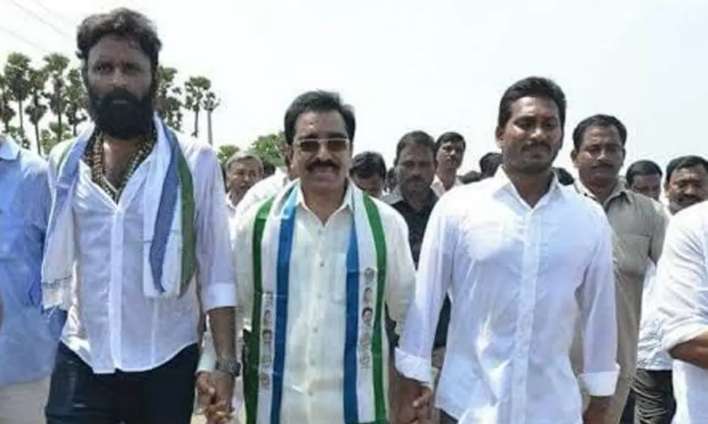 AHUDA Chairman Mahalakshmi Sreenivas inspecting AHUDA villages in Anantapur