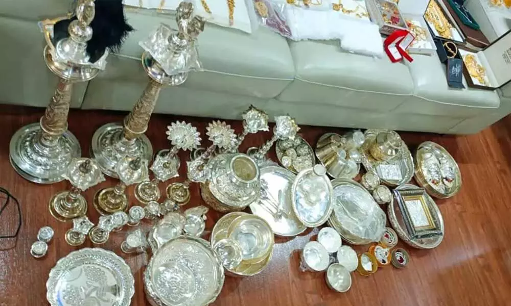 4.96 Kg Of Gold And 15 Kilos Of  Silver Seized As ACB Raids BDA Middlemen In Bengaluru