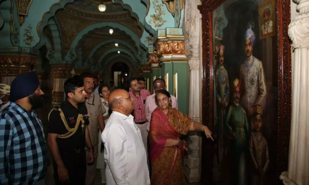 Governor Thawar Chand Gehlot visits Mysuru Palace