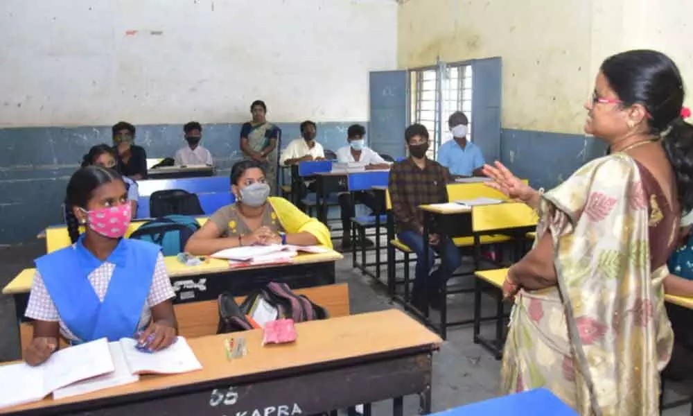 Hyderabad: Govt schools have no nooks of knowledge